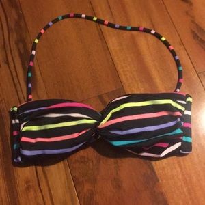 Strapless/ comes with a strap bikini top